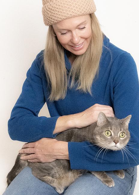 Enlarge Gus, a ADOPTABLE mixed breed in Chicago, IL image 1/3