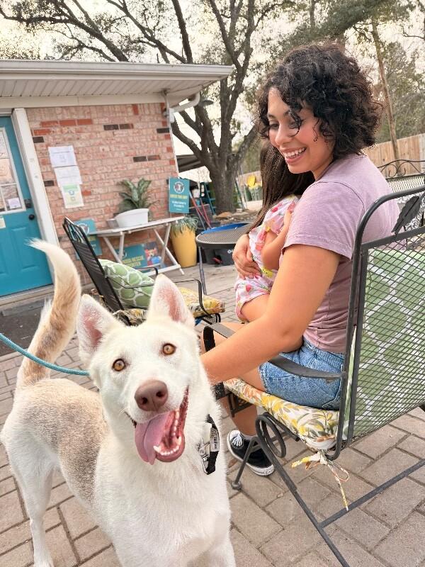 Bahama Mama Gives Gentle Hugs