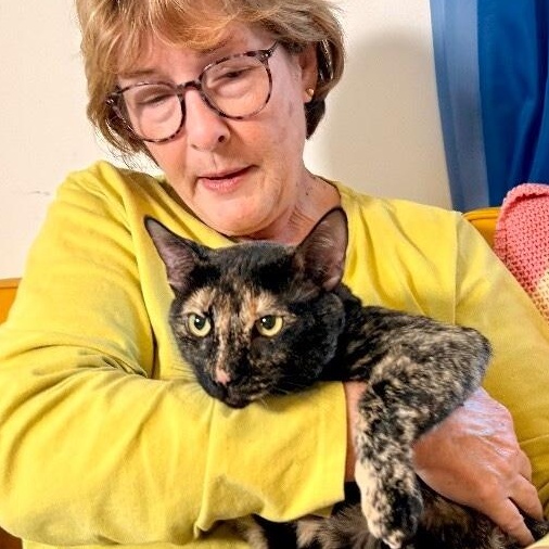 Bella Hadid — thumbnail 2