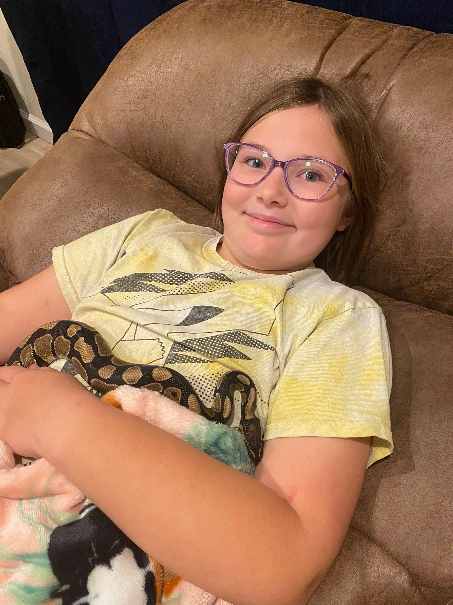 Enlarge Clover #10432, a Adoptable Ball Python in Vista, CA image 5/6