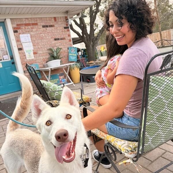 Bahama Mama Gives Gentle Hugs