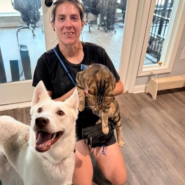 Bahama Mama Gives Gentle Hugs — thumbnail 5